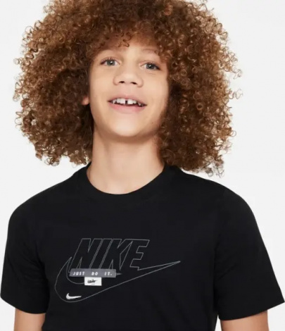 Футболка подростковая Nike SPORTSWEAR TEECLUB SPECIALTY черная FN9608-010