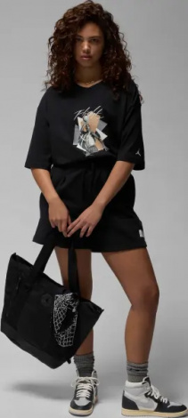 Футболка жіноча Nike JORDAN OVERSIZED GRAPHIC чорна FN5708-010