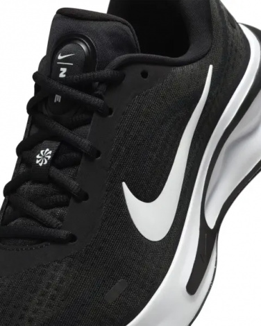Кроссовки беговые женские Nike JOURNEY RUN черно-белые FJ7765-001