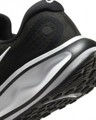 Кроссовки беговые женские Nike JOURNEY RUN черно-белые FJ7765-001