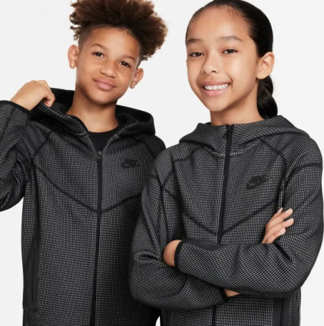 Толстовка подростковая Nike SPORTSWEAR TECH FLEECE WINTERIZED черно-серая FJ6023-010