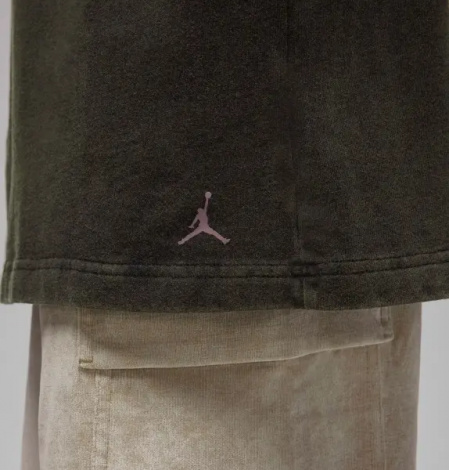 Футболка жіноча Nike AIR JORDAN OVERSIZED чорно-салатово-рожева FD7208-010