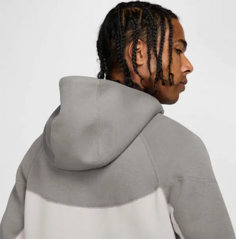 Спортивный костюм Nike SPORTSWEAR TECH FLEECE светло-серо-серый FB7921-014__FB8002-014