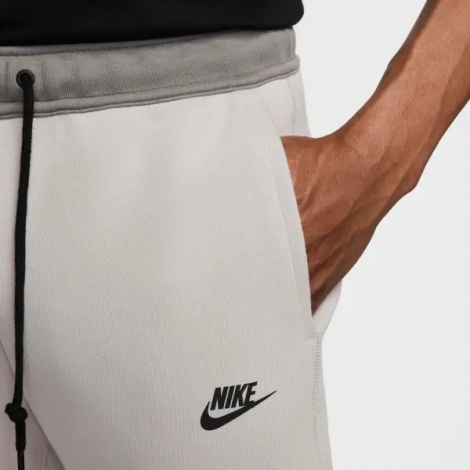 Спортивный костюм Nike SPORTSWEAR TECH FLEECE светло-серо-серый FB7921-014__FB8002-014