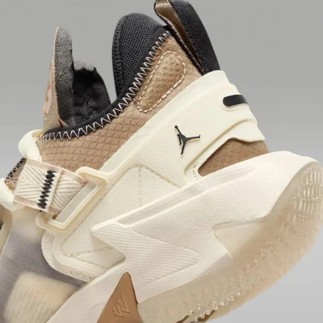 Кроссовки баскетбольные подростковые Nike JORDAN WHY NOT .5 (GS) бежево-светло-коричневые DC3643-102