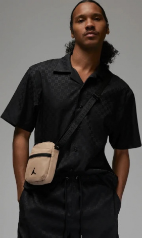 Сумка через плечо Nike AIRBORNE FESTIVAL BAG бежевая 9A0631-X6A