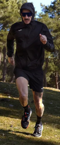Ветровка для бега Joma R-TRAIL черная 102518.100