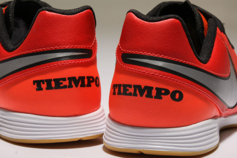 Детские футзалки Nike Tiempo Legend VI Junior IC