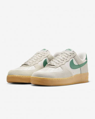 Кросівки Nike Air Force 1 07 Lv8
