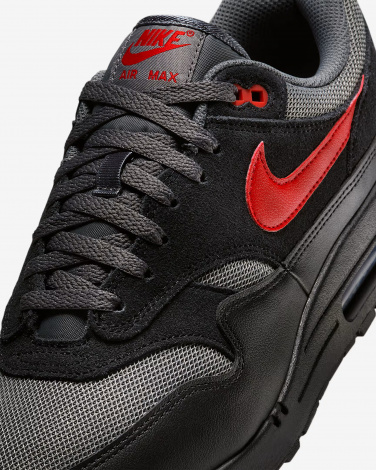 Кросівки Nike Air Max 1 Ess