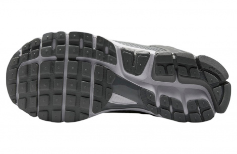 Кросівки Nike Zoom Vomero 5
