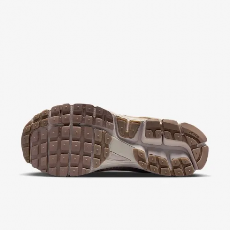 Кросівки Nike Zoom Vomero 5
