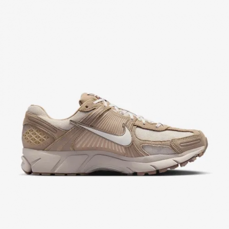 Кросівки Nike Zoom Vomero 5