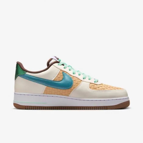 Кроссовки Nike Air Force 1 Retro Qs