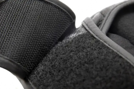 Перчатки для ММА Reebok MMA GLOVES LEATHER черно-красные M RSCB-10320RDBK