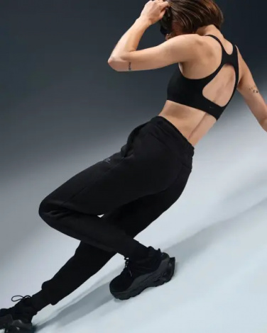 Спортивные штаны женские Nike SPORTSWEAR TECH FLEECE MID-RISE черные HV6779-010