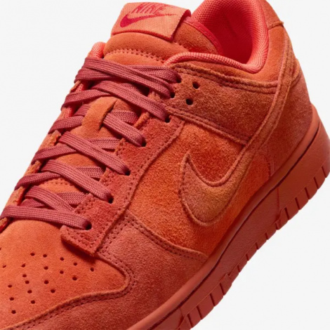 Кросівки жіночі Nike DUNK LOW SE червоно-темно-помаранчеві HV5756-633