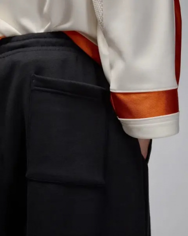 Спортивные штаны Nike JORDAN BROOKLYN FLEECE черные HV0546-010