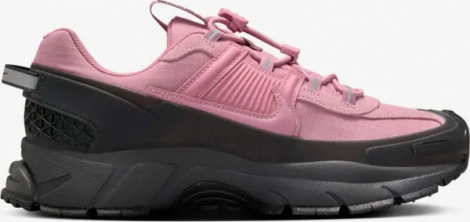 Кросівки жіночі Nike ZOOM VOMERO ROAM WINTERIZED рожево-чорні HQ2181-003