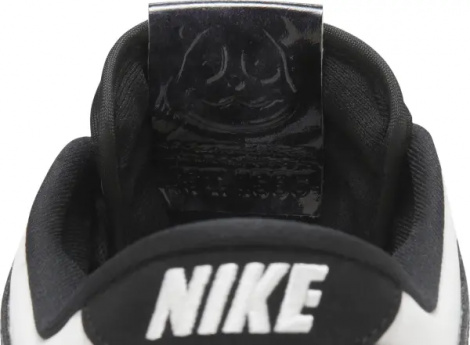 Кросівки Nike DUNK LOW RETRO SE біло-чорні HQ1965-100