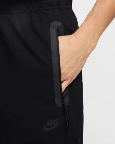 Спортивные штаны Nike TECH WOVEN черные HM8241-010