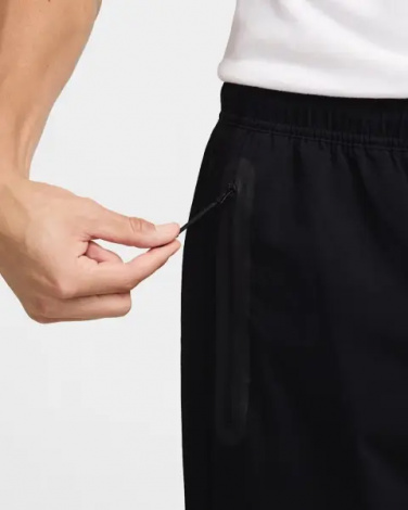 Спортивные штаны Nike TECH WOVEN черные HM8241-010