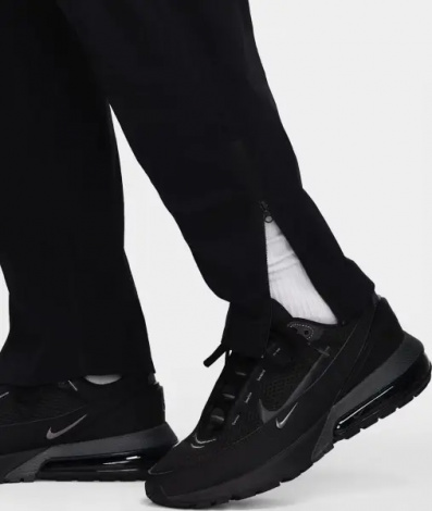 Спортивные штаны Nike TECH WOVEN черные HM8241-010