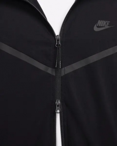 Вітровка Nike TECH WOVEN JACKET чорна HM7151-010