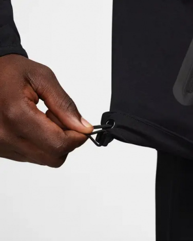 Вітровка Nike TECH WOVEN JACKET чорна HM7151-010
