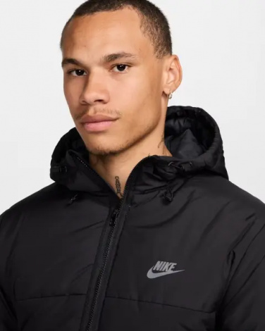 Куртка Nike SPORTSWEAR SYNTHETIC-FILL чорна HF6825-010