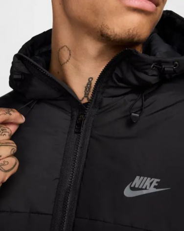 Куртка Nike SPORTSWEAR SYNTHETIC-FILL чорна HF6825-010