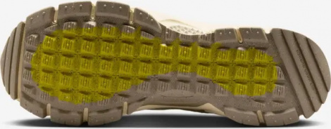 Кросівки Nike ZOOM VOMERO ROAM WINTERIZED бежево-кремові FV2295-101