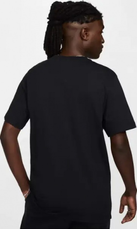 Футболка Nike SPORTSWEAR CLUB черная FD1184-013