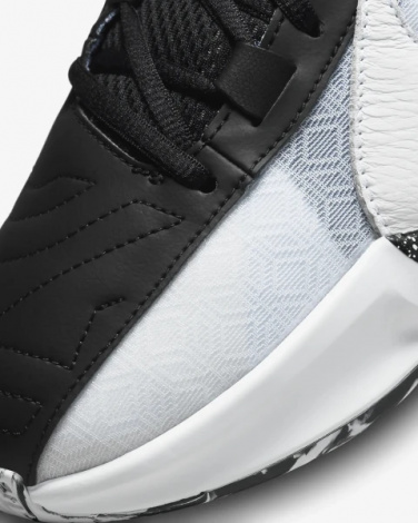 Кросівки баскетбольні Nike ZOOM FREAK 5 біло-чорні DX4985-101