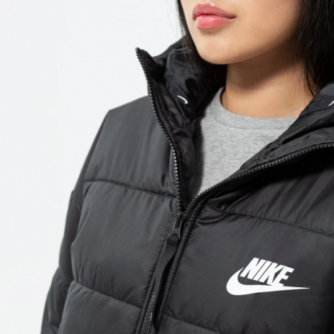 Куртка жіноча Nike W NSW SYN TF RPL HD JKT чорна DX1797-010
