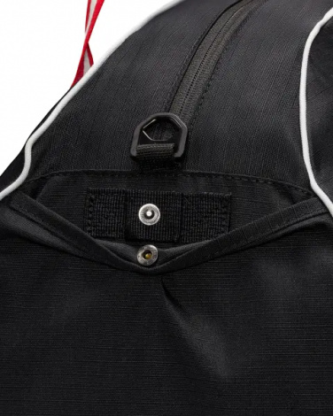 Сумка спортивна жіноча Nike GYM CLUB TRAINING RETRO 24L чорно-червоно-біла DH6863-015