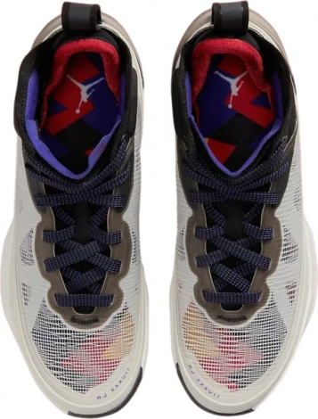 Кроссовки баскетбольные Nike AIR JORDAN XXXVII светло-бежево-коричнево-черные DD6958-060