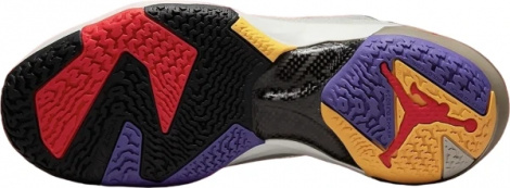 Кроссовки баскетбольные Nike AIR JORDAN XXXVII светло-бежево-коричнево-черные DD6958-060