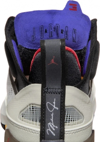 Кроссовки баскетбольные Nike AIR JORDAN XXXVII светло-бежево-коричнево-черные DD6958-060