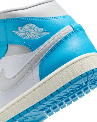 Кросівки жіночі Nike AIR JORDAN 1 MID блакитно-біло-світло-сірі BQ6472-400