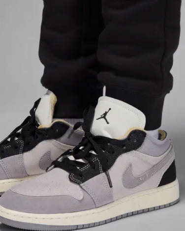 Спортивные штаны подростковые Nike JORDAN MY BROOKLYN ESSENTIALS FLEECE CARGO черные 95F105-023