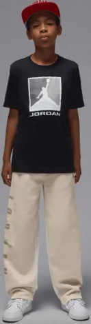 Футболка подростковая Nike JORDAN FLIGHT ESSENTIALS BOXED LOGO 3.0 черная 95F057-023