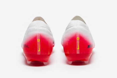 Детские футбольные бутсы Nike Air Zoom Mercurial Vapor 16 Pro LV8 FG Junior HV2158-600