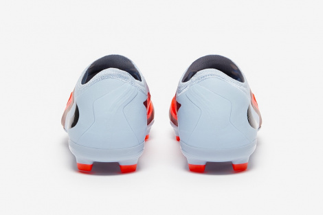 Детские футбольные бутсы Nike Phantom 6 Pro Low MG Junior HM9204-400