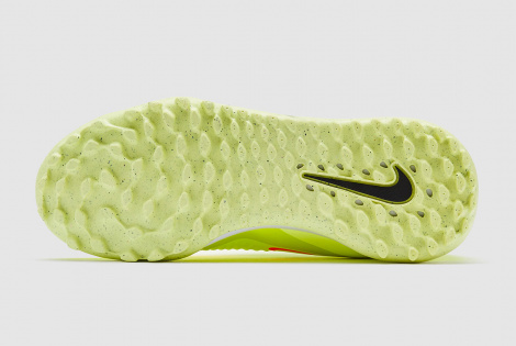 Дитячі сороконіжки Nike Phantom 6 Academy High TF Junior HQ2049-800