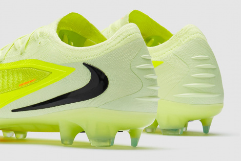 Футбольні бутси Nike Phantom 6 Elite FG HJ2146-801