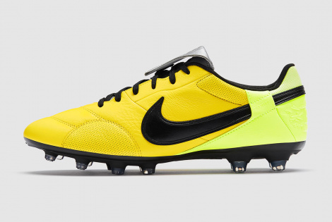 Футбольные бутсы Nike Premier III FG (КОЖА) HM0265-700