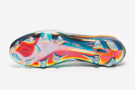 Футбольні бутси Nike Phantom 6 Elite LE FG IH3737-001