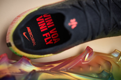 Футбольные бутсы Nike Air Zoom Mercurial Vapor 16 Elite x Vini JR FG IB2356-001