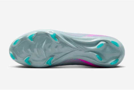 Футбольные бутсы Nike Air Zoom Mercurial Vapor 16 Pro FG FQ8685-301